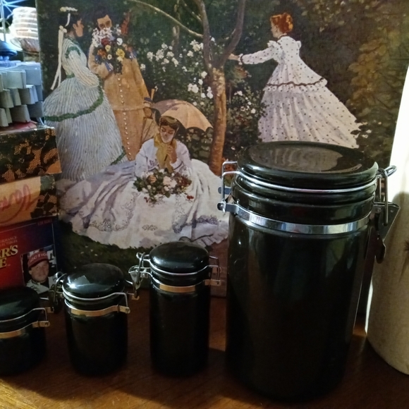 4 Black cannisters 3 by Oggi included 1 Large,Like🆕,A Excellent Gift Set. 🎁 - Picture 9 of 10